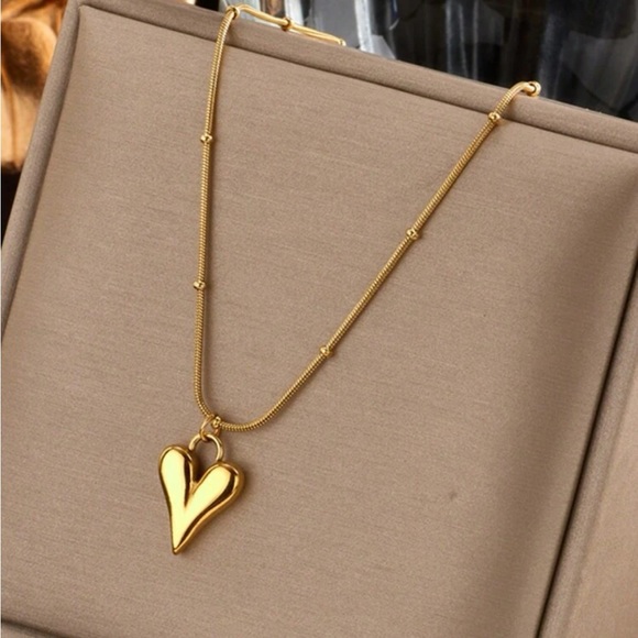 Jewelry - 18K Gold Plated Bamboo Style Chain Heart Pendant Necklace✨